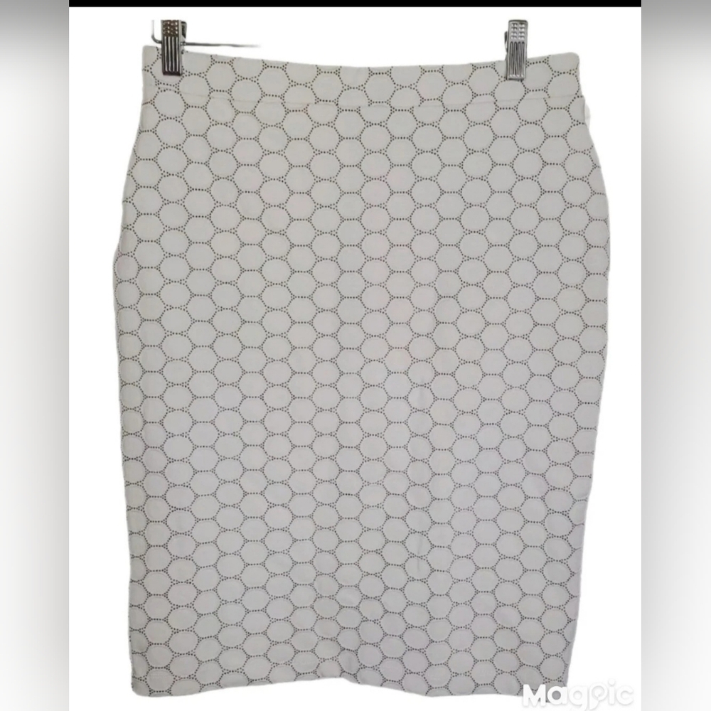 Leota Tabitha Ivory Dot Luxe Jaquard  Skirt Size Med Stretch Gray NWT
